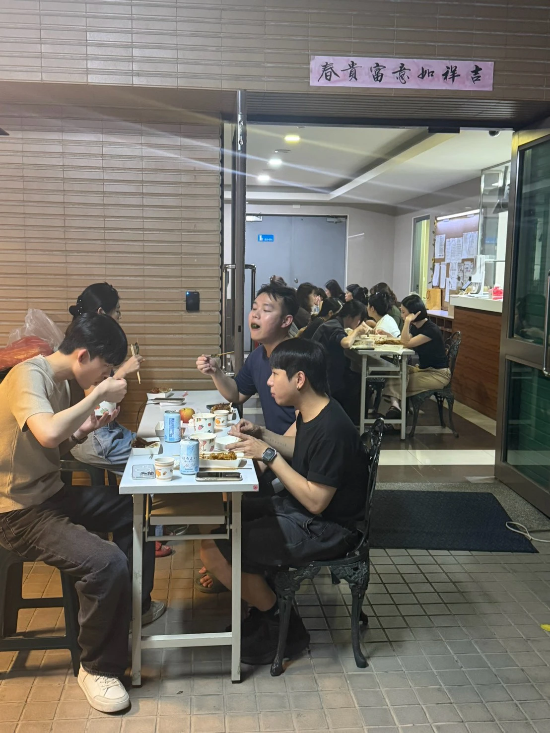 你懂什麼叫牛郎織女一年一次的見面嗎？我們這樣第三年了～明年繼續 感謝昇恆昌員工宿舍的愛戴