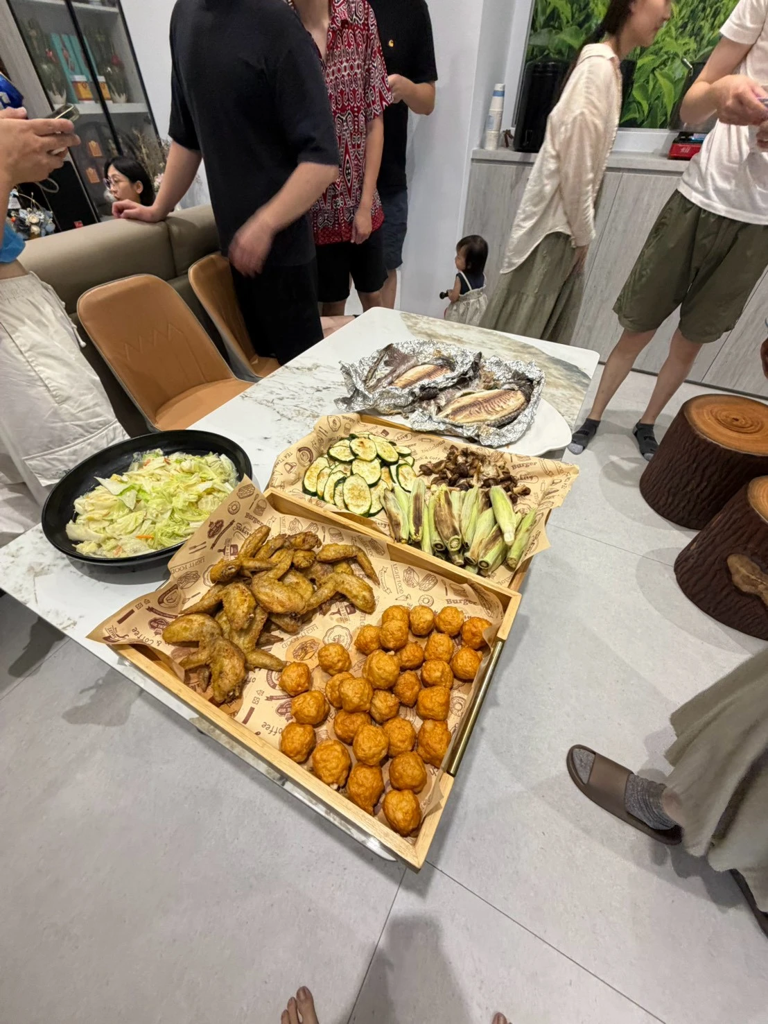 白泉屋民宿：一群已成家的好友，生活各自忙碌，相聚一起是最難得的也是最溫暖的。