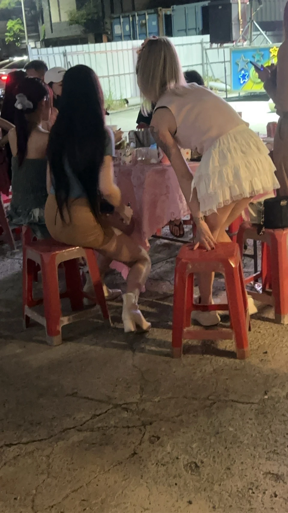 感謝咖樂佛餐車派對引薦，為台中知名DJ音音辦理秋節狂歡派對