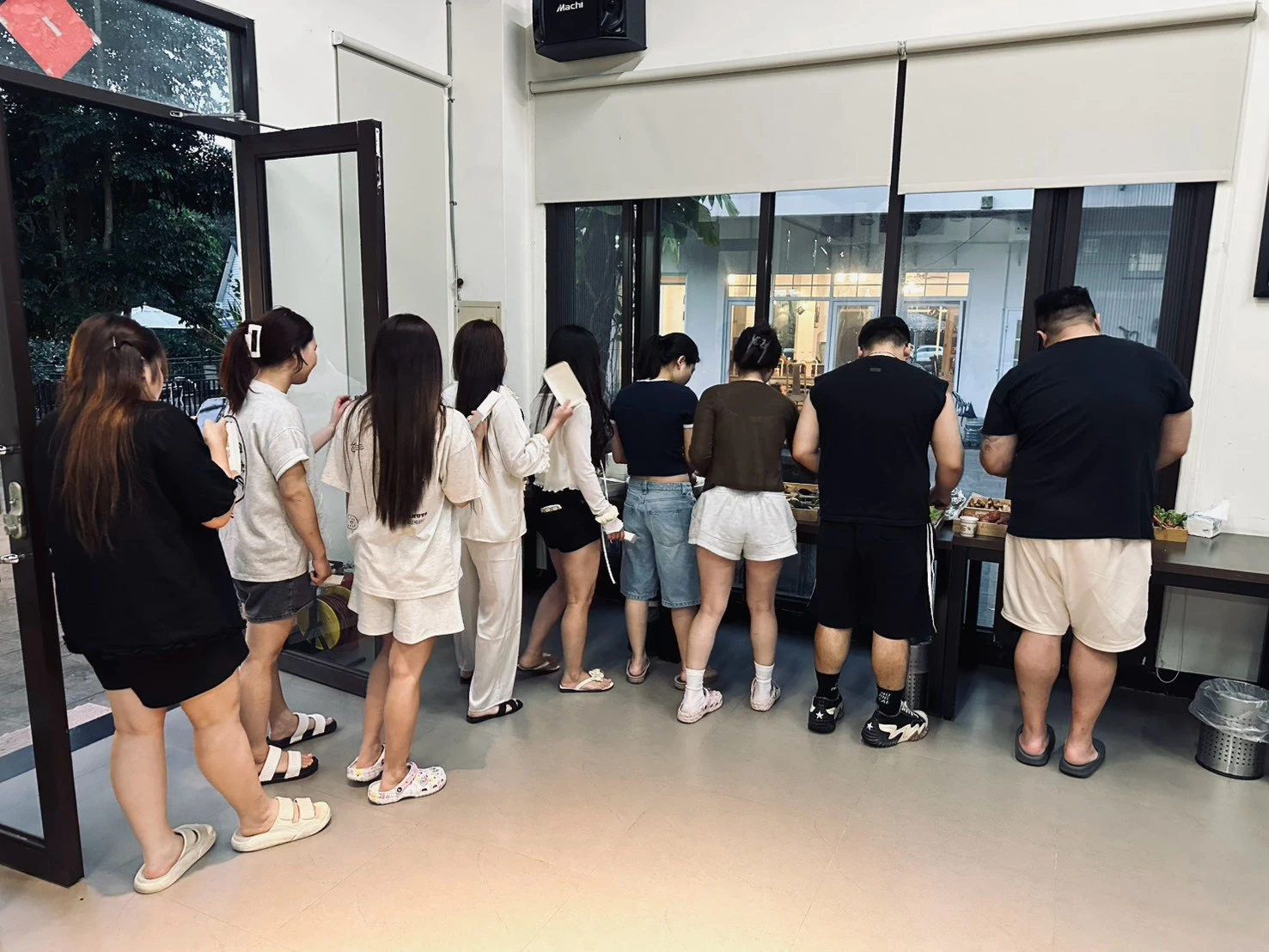 感謝 新竹餐飲同業員工旅遊聘請啤老闆到府服務！