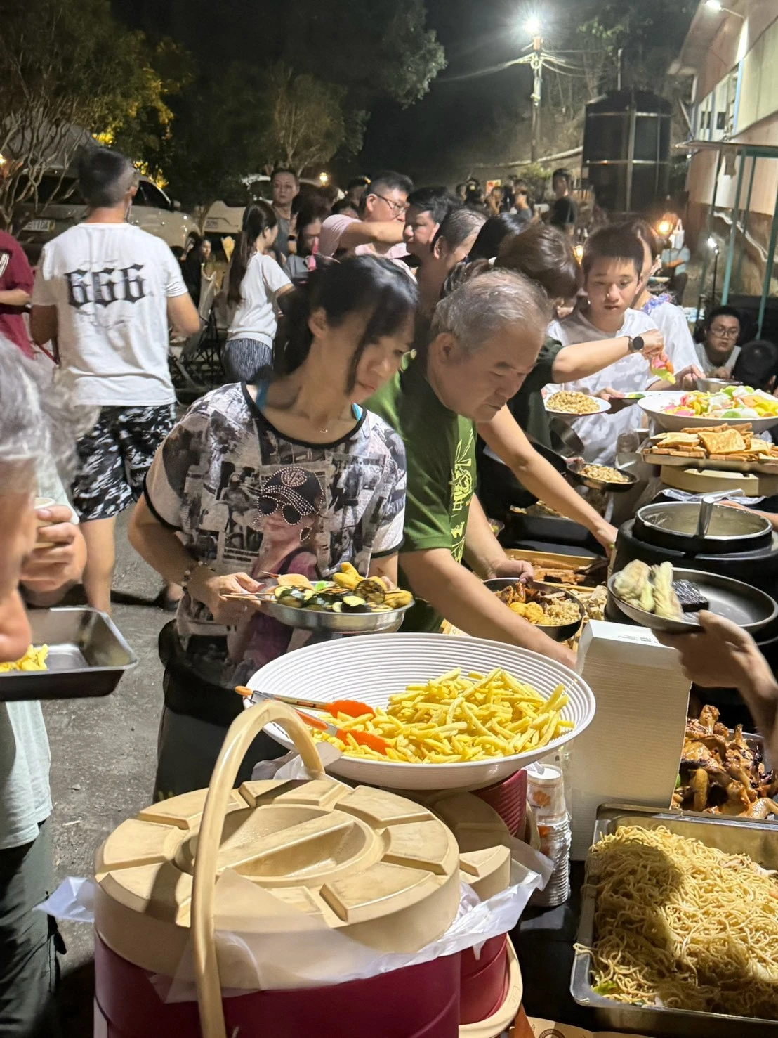 馬莎露營區！爆炸開心～中秋大團露！圓滿成功 別懷疑～大家一起過中秋的感覺真的超熱鬧