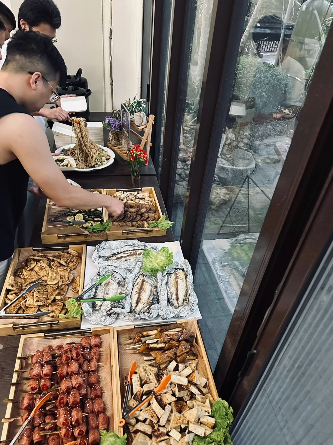 感謝 新竹餐飲同業員工旅遊聘請啤老闆到府服務！