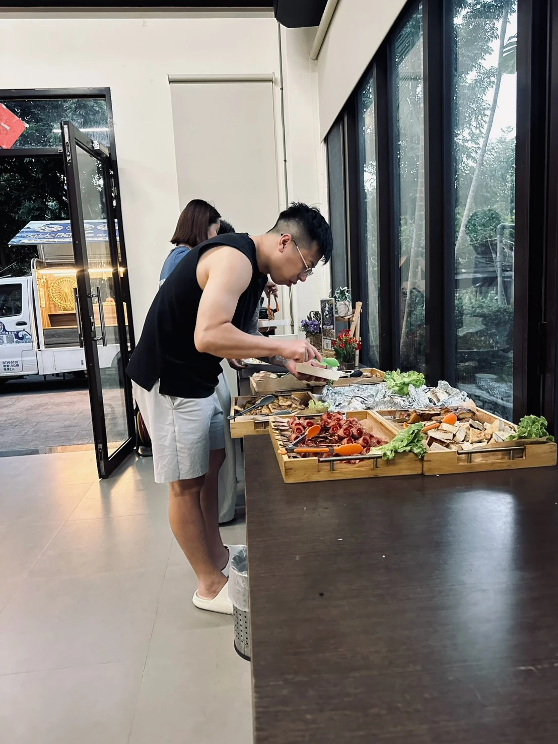 感謝 新竹餐飲同業員工旅遊聘請啤老闆到府服務！