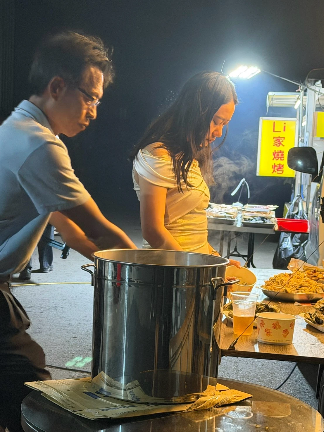 感謝誠毅事務機器有限公司聘請～我只能說超熱情！喝好喝滿就是要配美食+賞月～大家中秋連假快樂