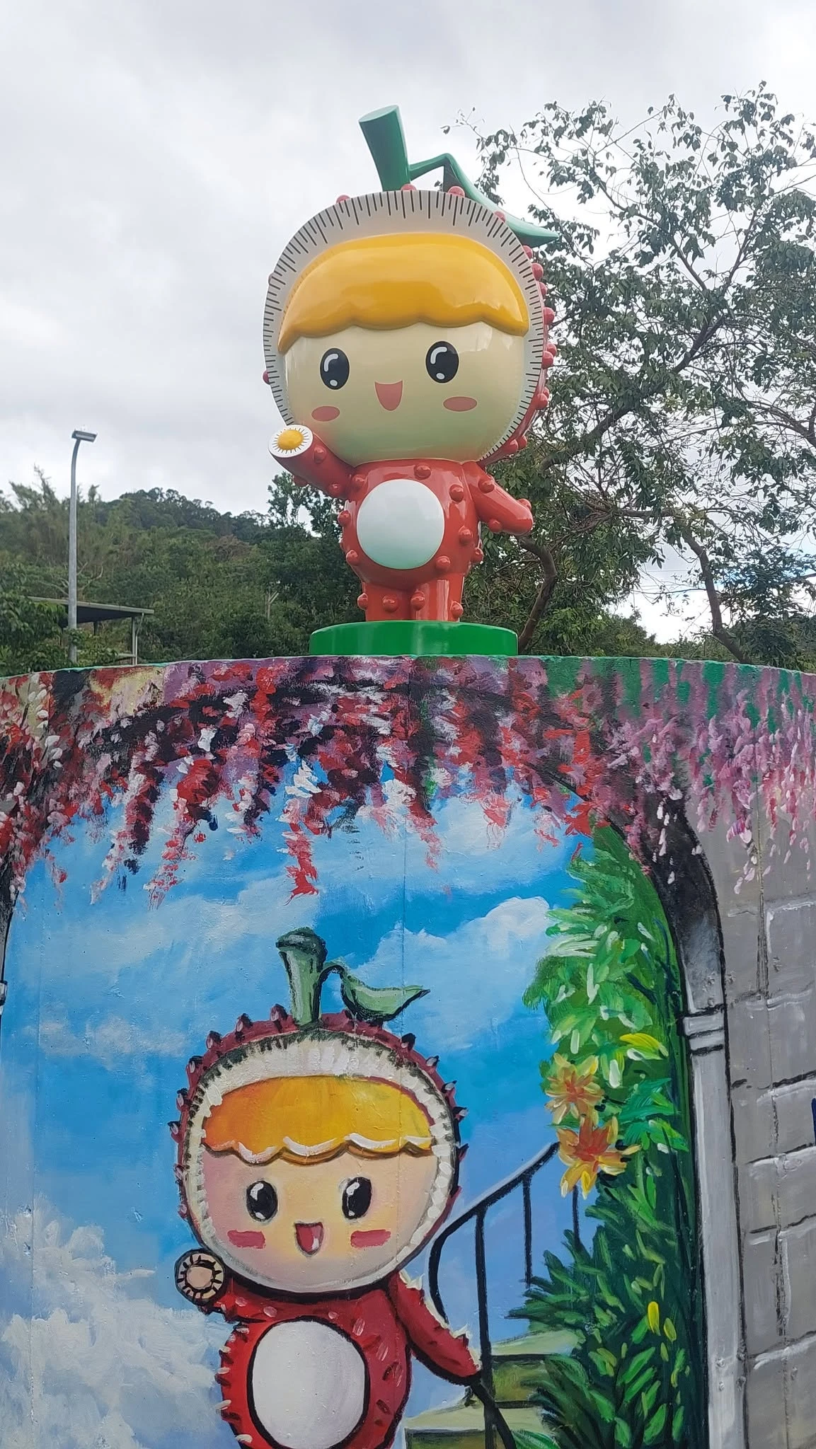期待已久！我們親手製作的「樹梅寶寶」公仔終於安裝完成囉