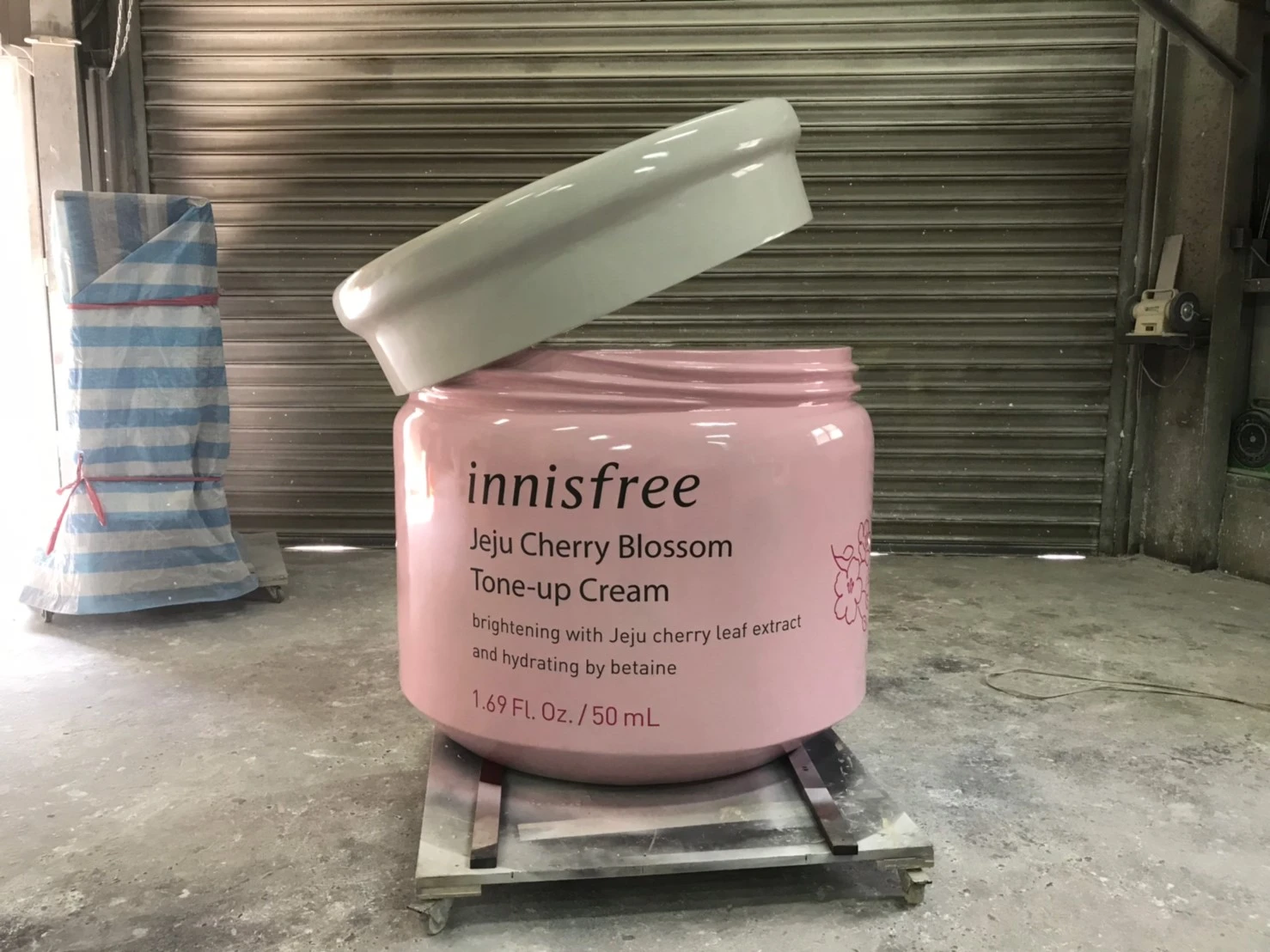 Innisfree化妝品放大模型 展覽用途