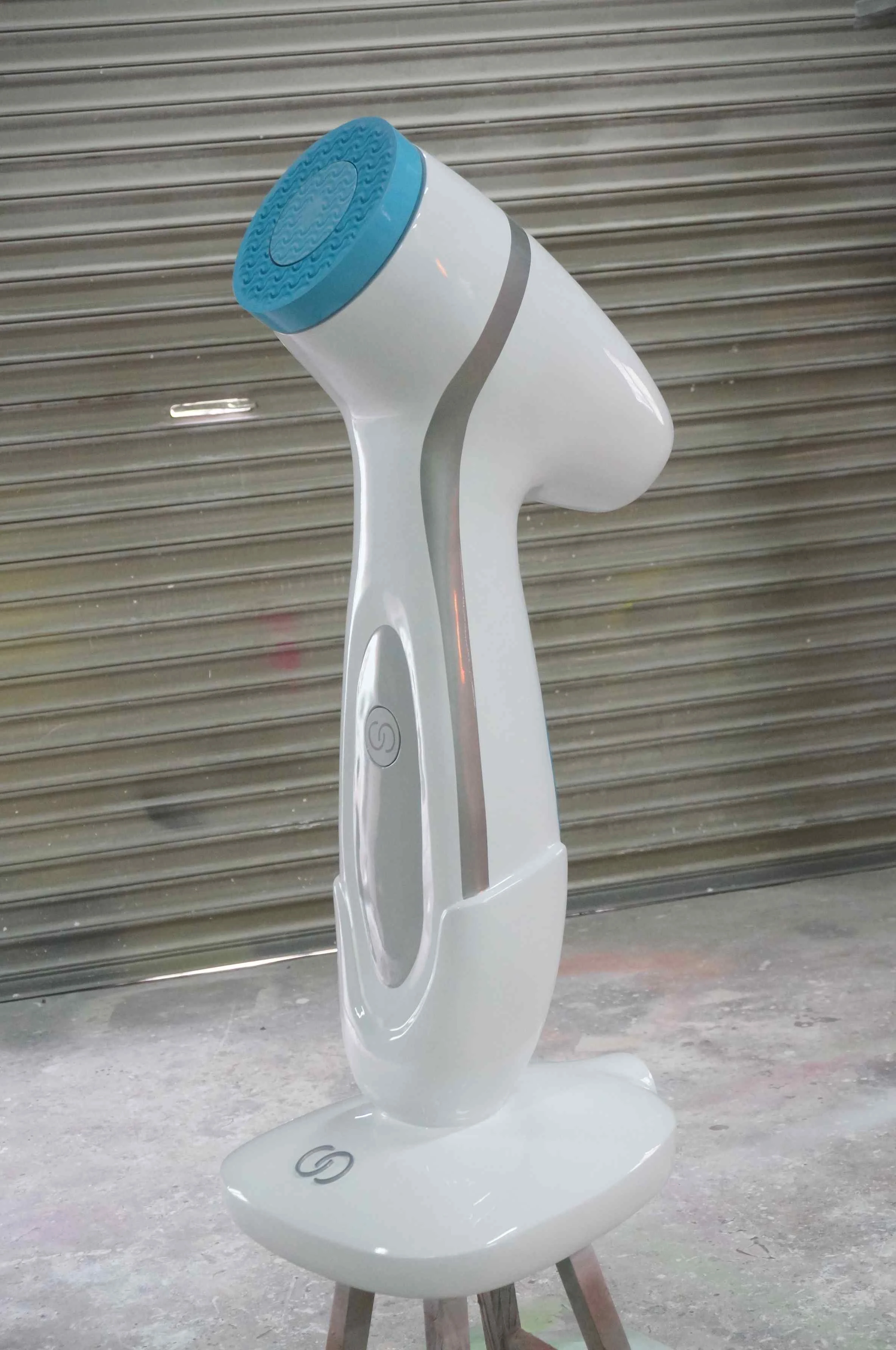 電動臉部按摩器放大版