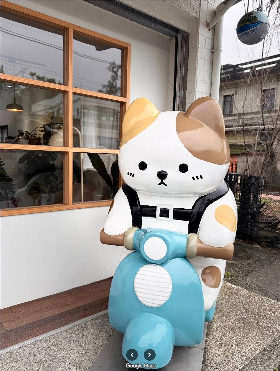 宜蘭三寸日光咖啡輕食館  入口公仔設計