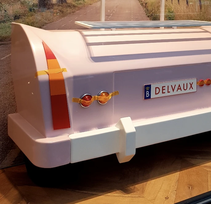 DEVAUX 櫥窗設計復古車模型