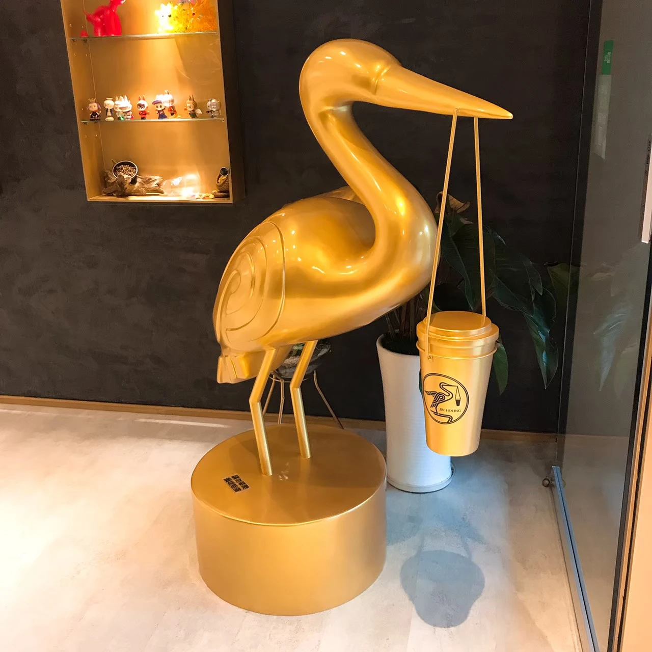 金鶴林茶飲  鶴造型公仔