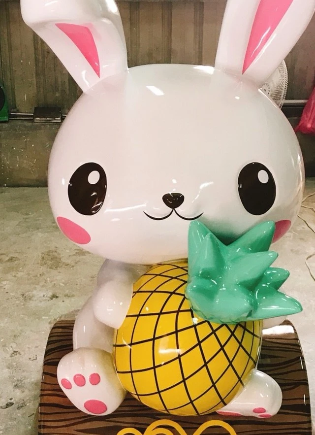 第八口鳳梨酥  大型公仔兔子寶寶