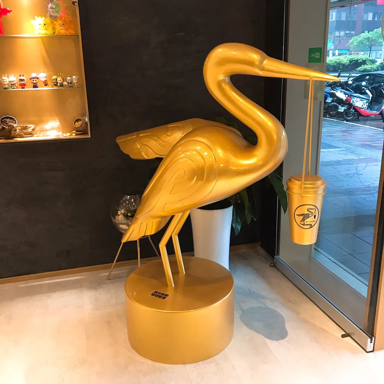 金鶴林茶飲  鶴造型公仔