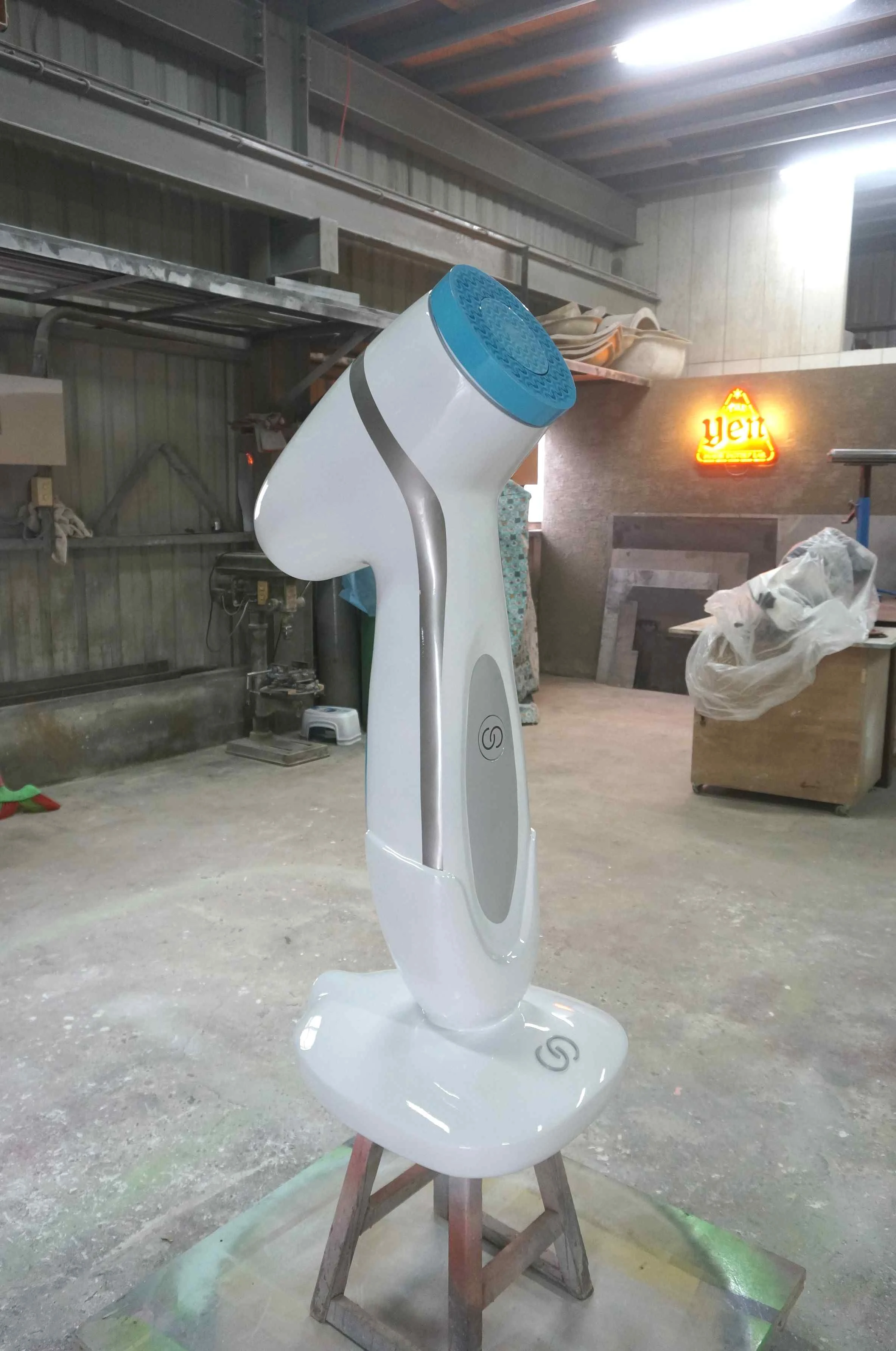 電動臉部按摩器放大版