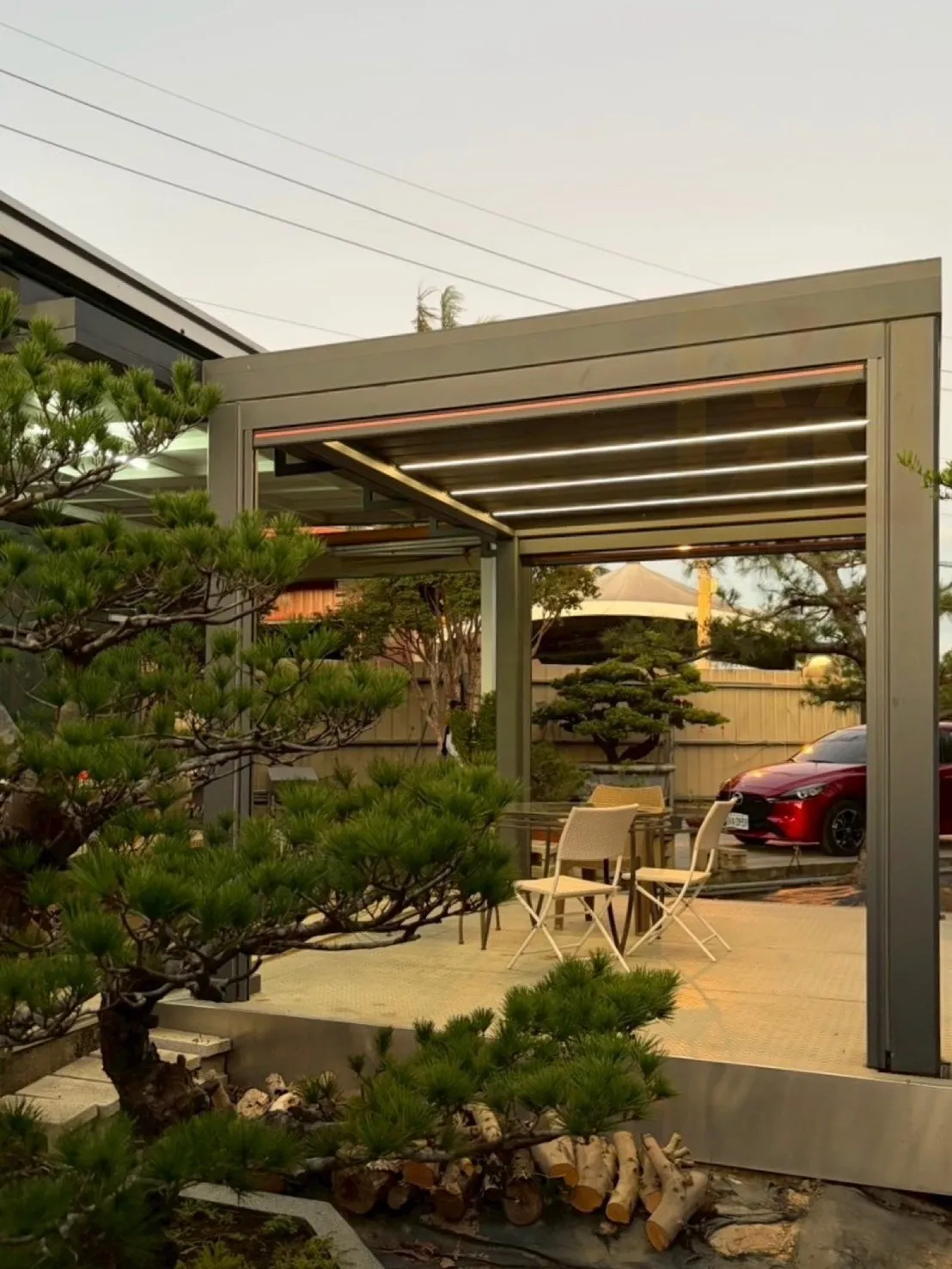 『設計，是為了讓日常變得更舒服-鋁合金電動採光罩涼亭。』