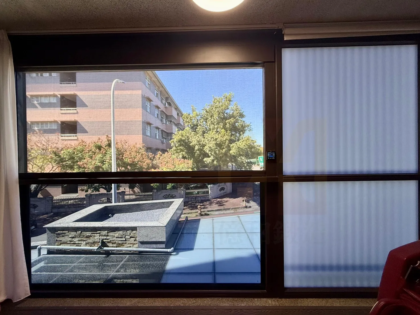 鋁合金電動提升窗