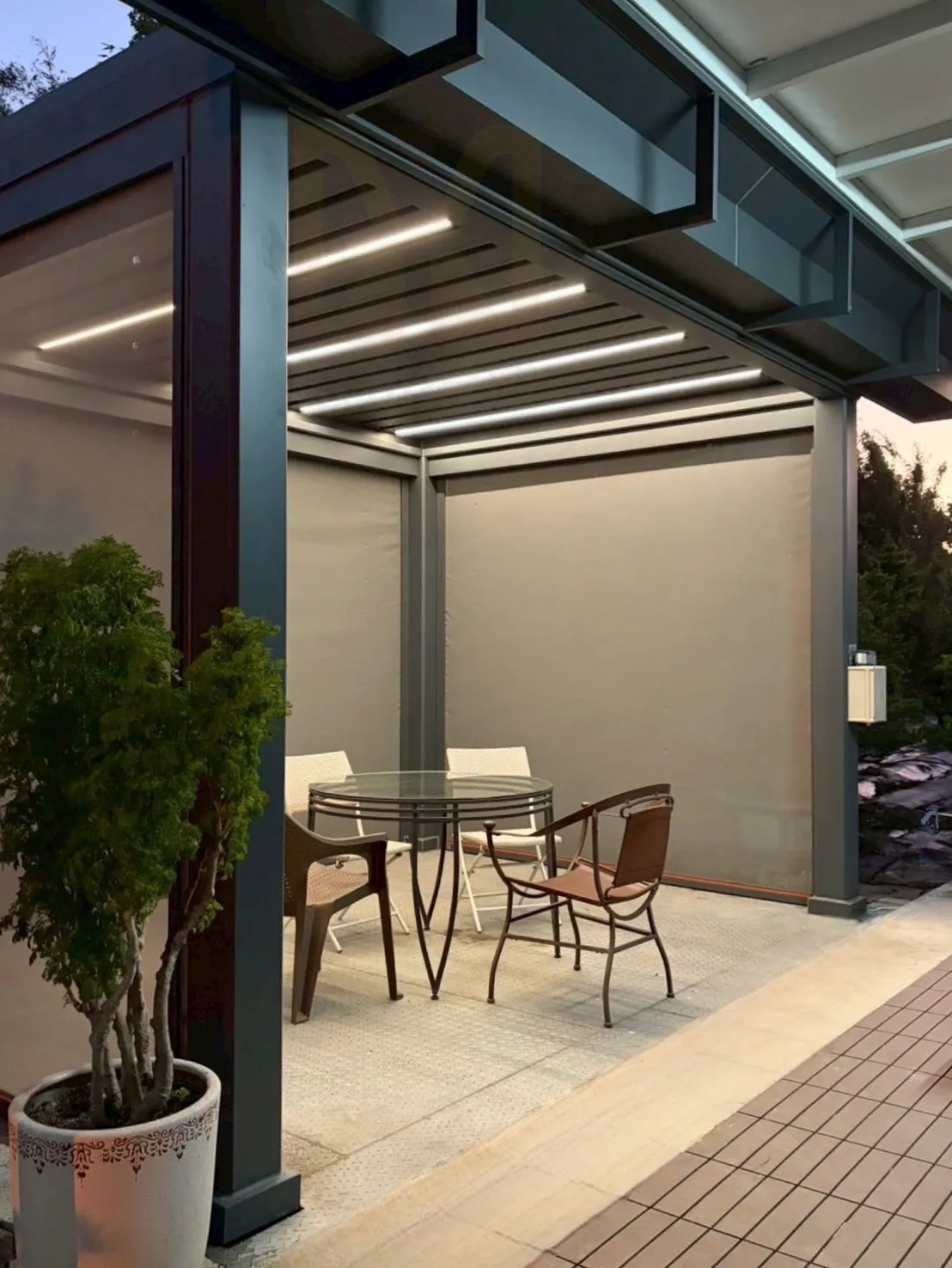 鋁合金電動採光罩涼亭