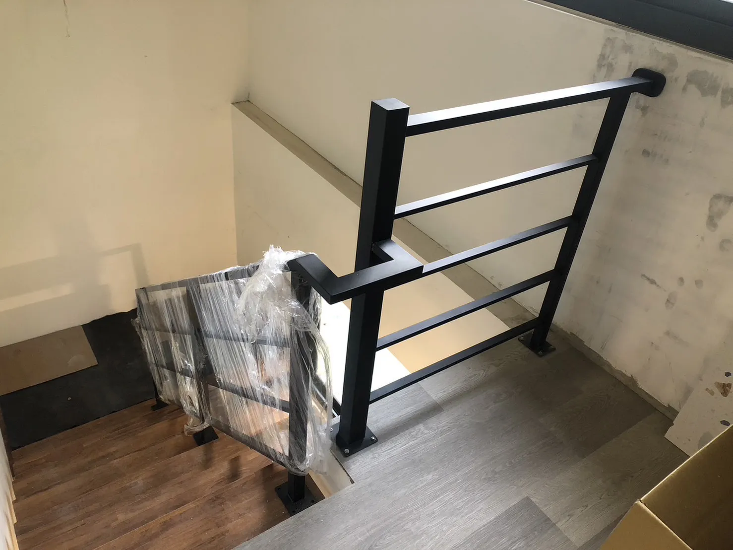 不銹鋼樓梯／鋼骨梯