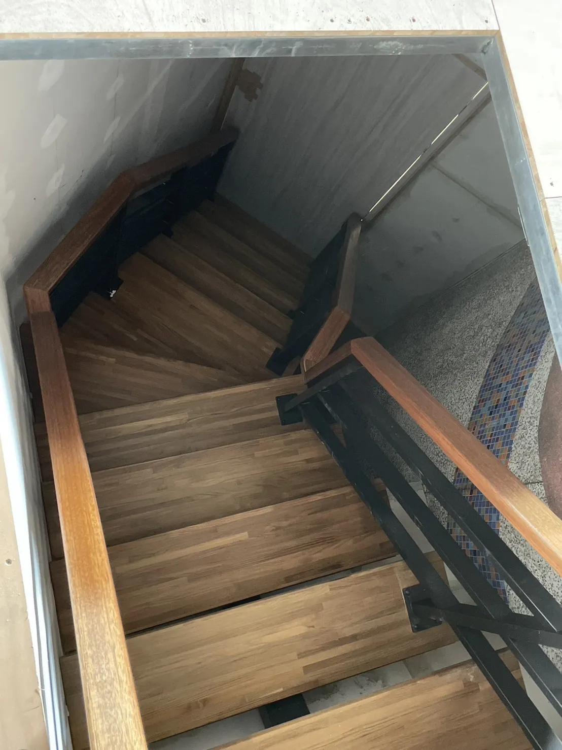 不銹鋼樓梯／鋼骨梯