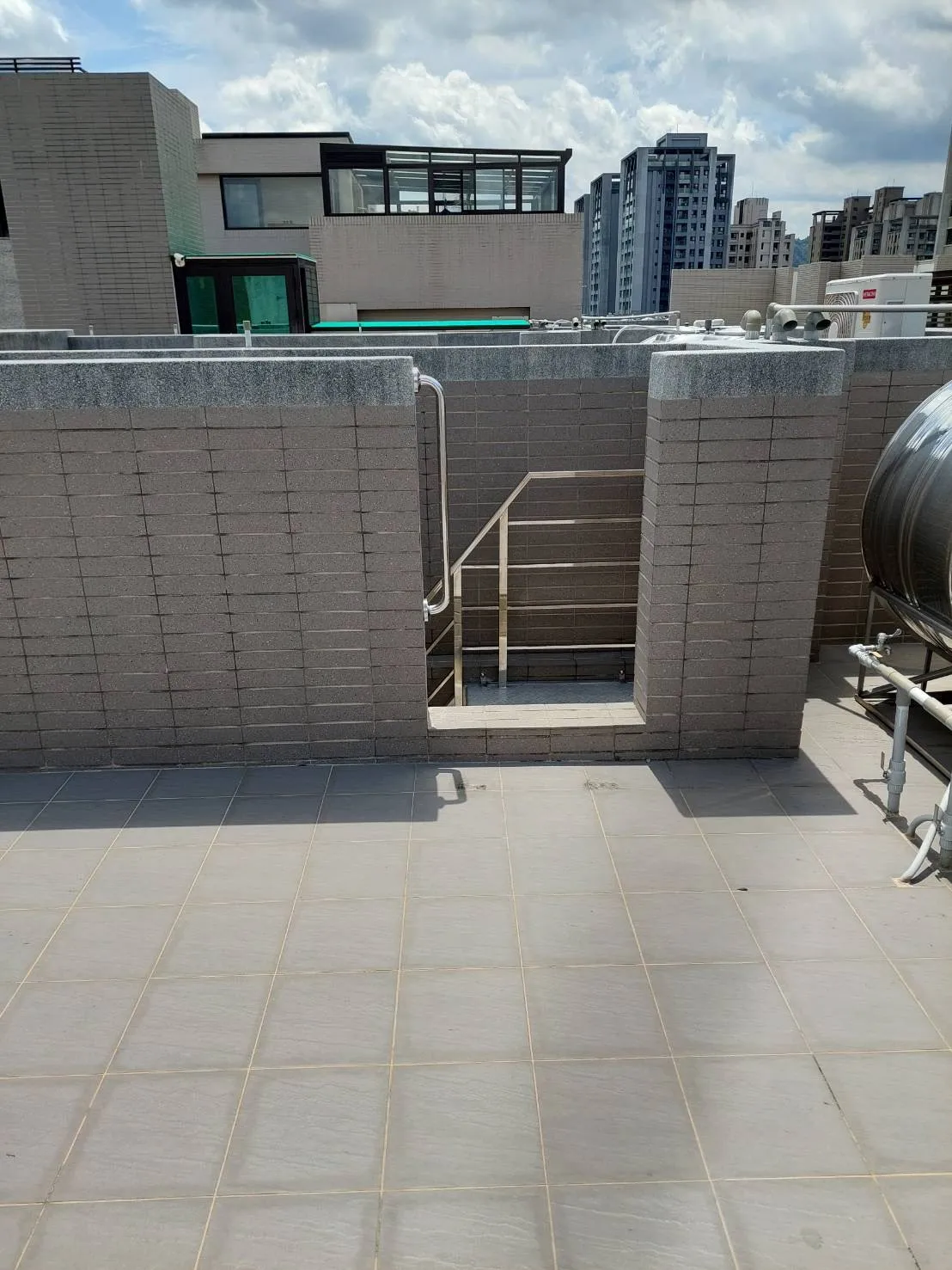 不銹鋼樓梯／鋼骨梯