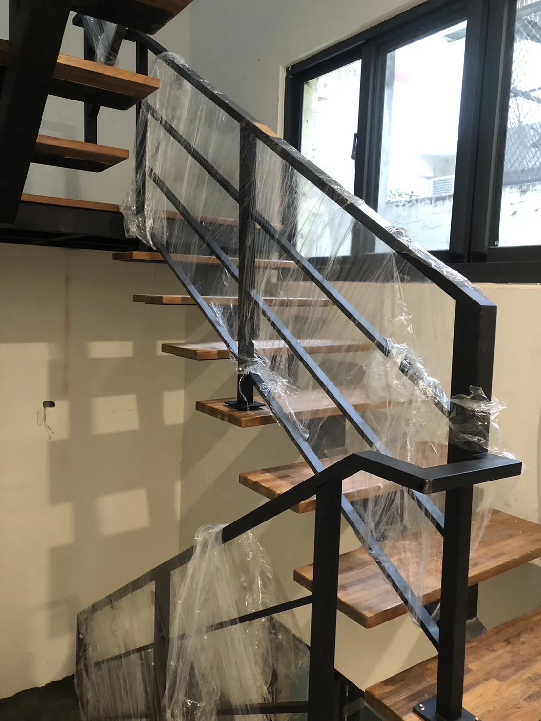 不銹鋼樓梯／鋼骨梯