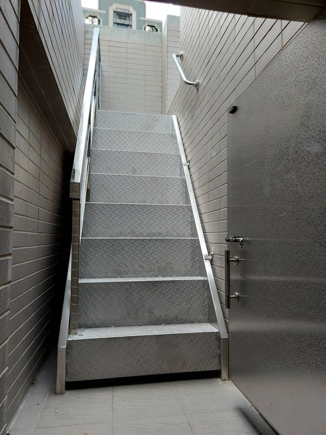 不銹鋼樓梯／鋼骨梯
