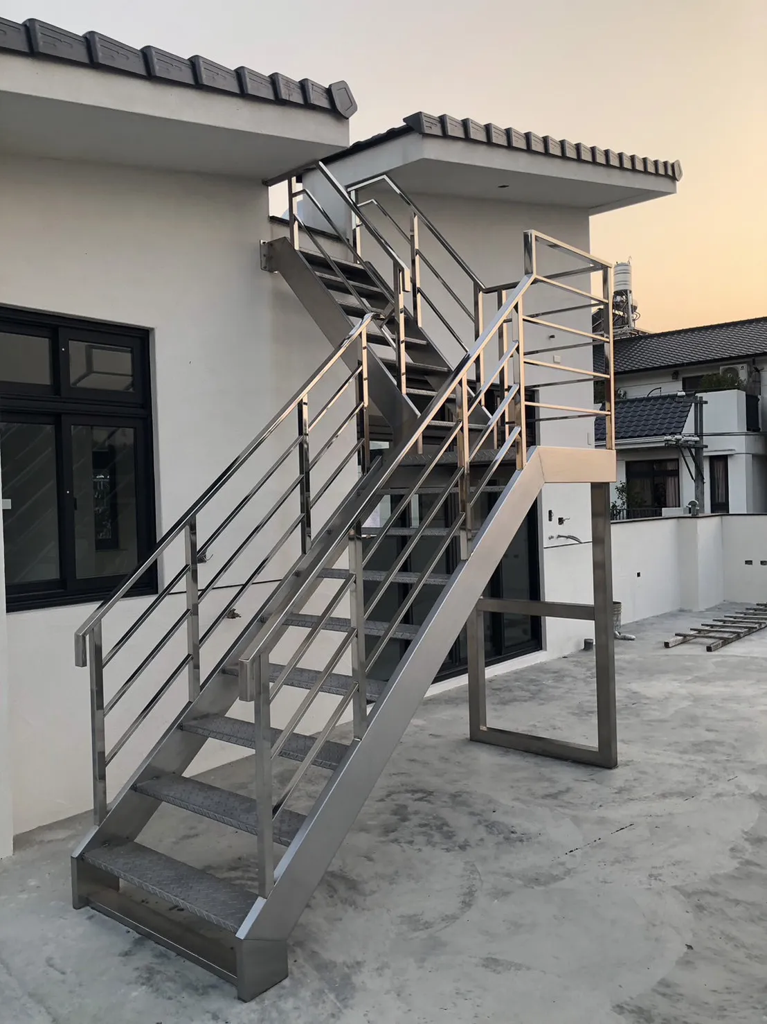 不銹鋼樓梯／鋼骨梯