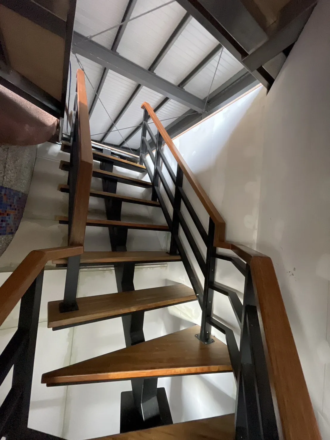 不銹鋼樓梯／鋼骨梯