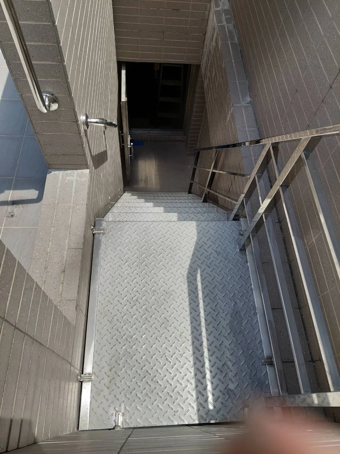 不銹鋼樓梯／鋼骨梯