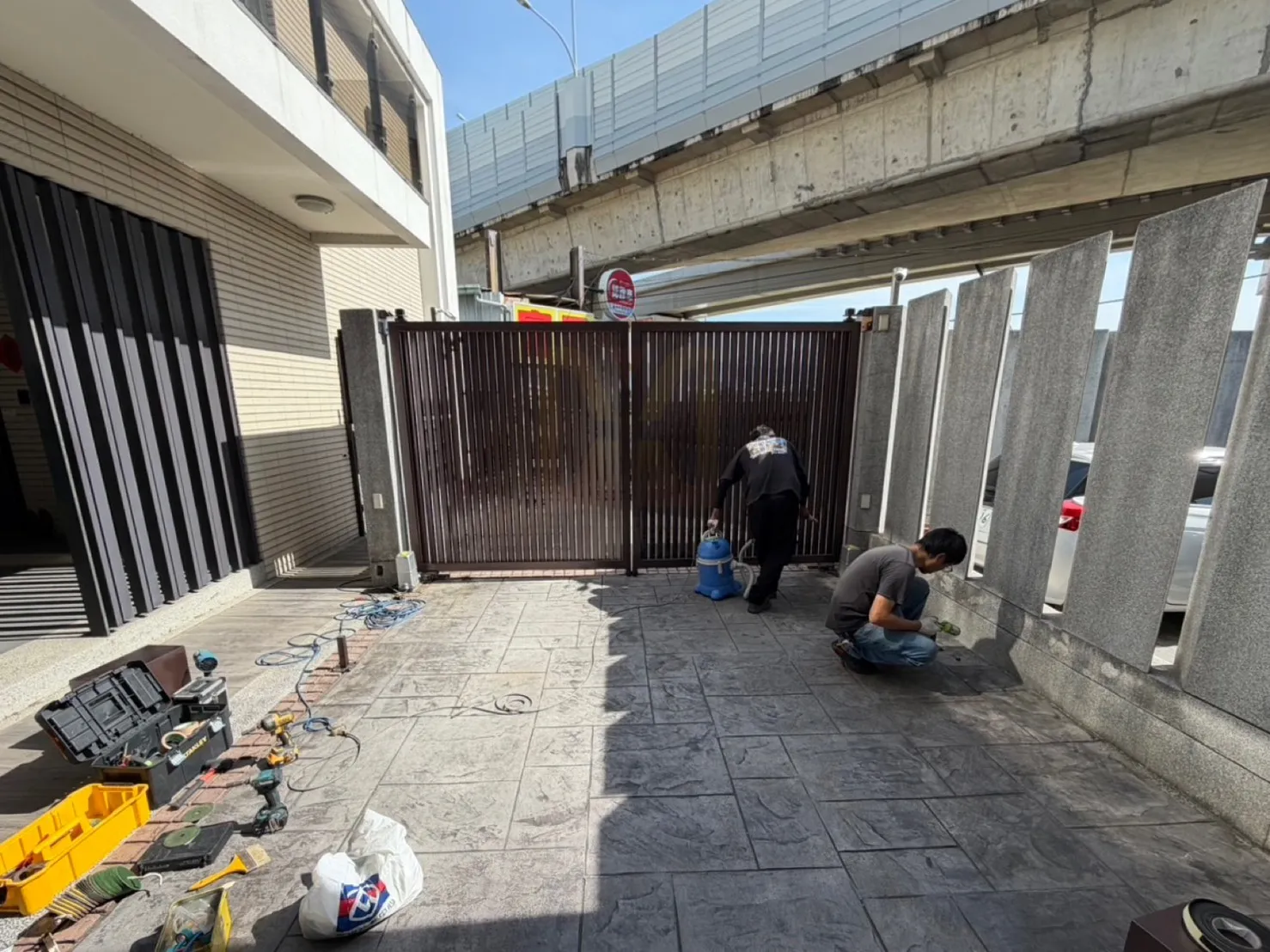 社區不銹鋼電動對開門1