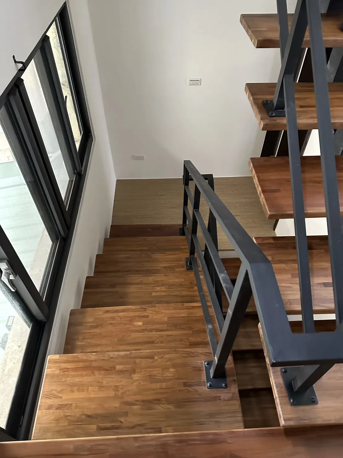 不銹鋼樓梯／鋼骨梯