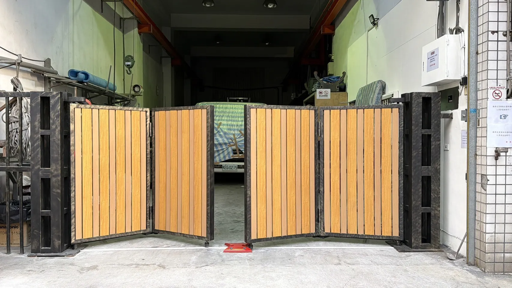 鋁合金電動懸浮摺疊門