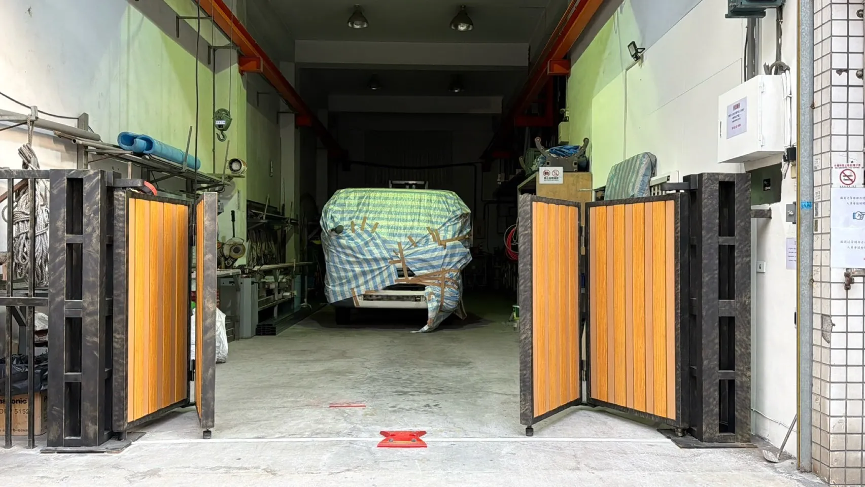 鋁合金電動懸浮摺疊門