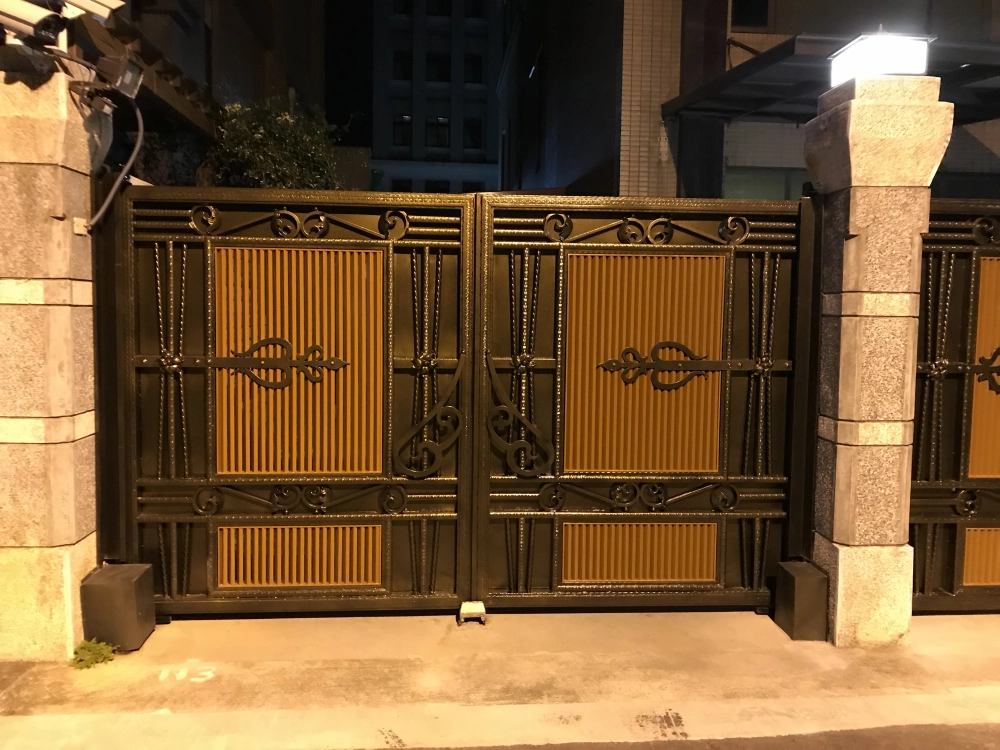 電動鍛造大門