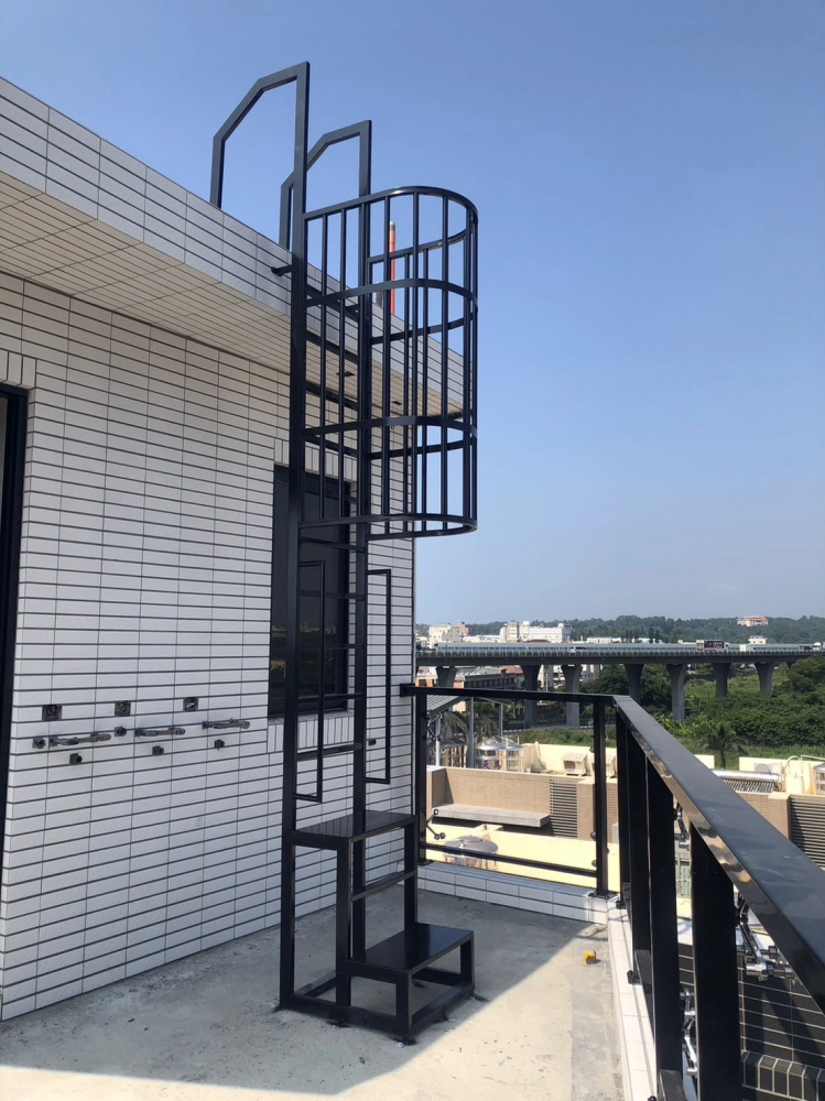 不銹鋼樓梯／鋼骨梯