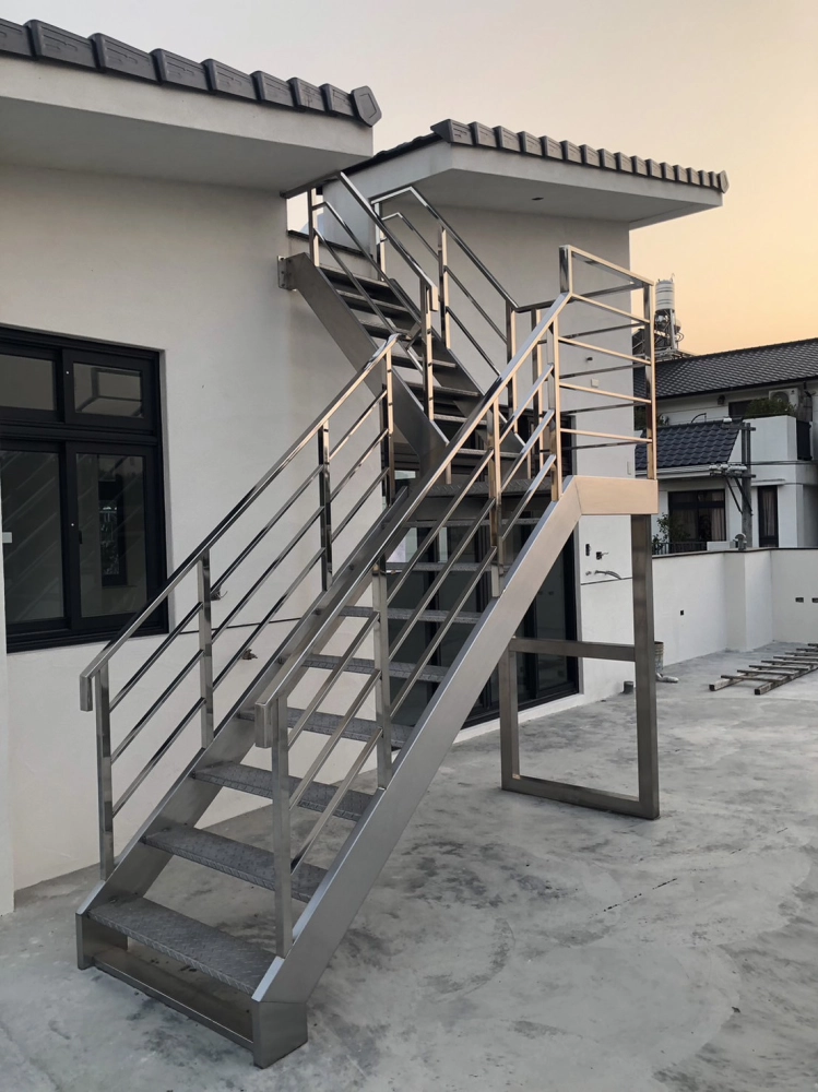 不銹鋼樓梯／鋼骨梯