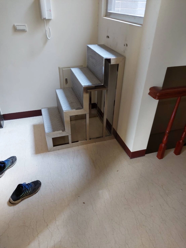 不銹鋼樓梯／鋼骨梯