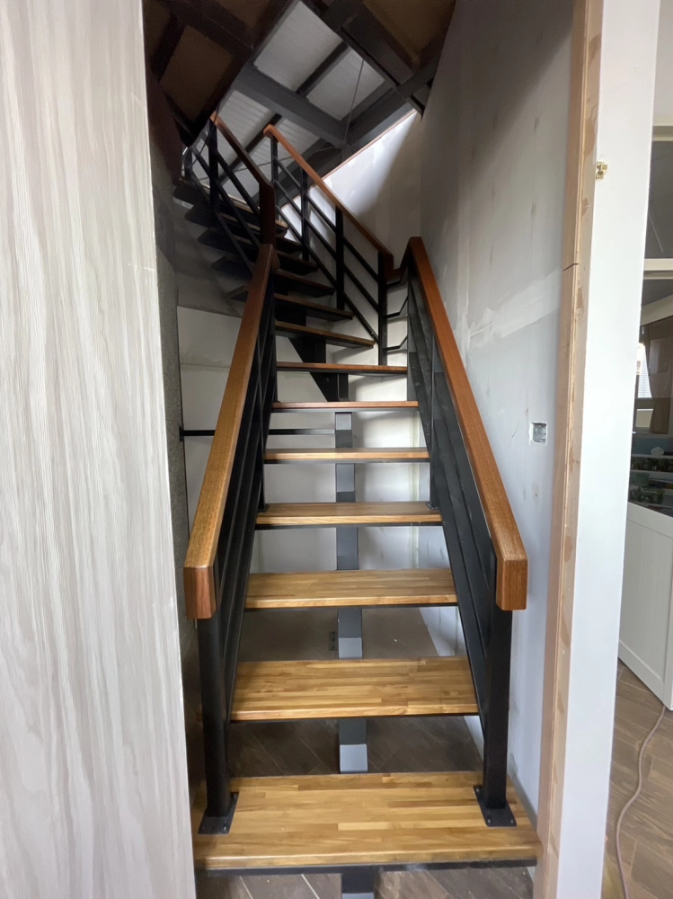 不銹鋼樓梯／鋼骨梯