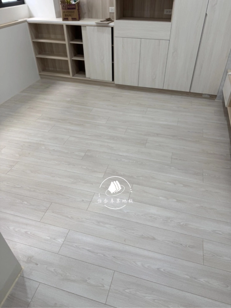 新居落成｜台南耐磨地板安裝｜木地板施工