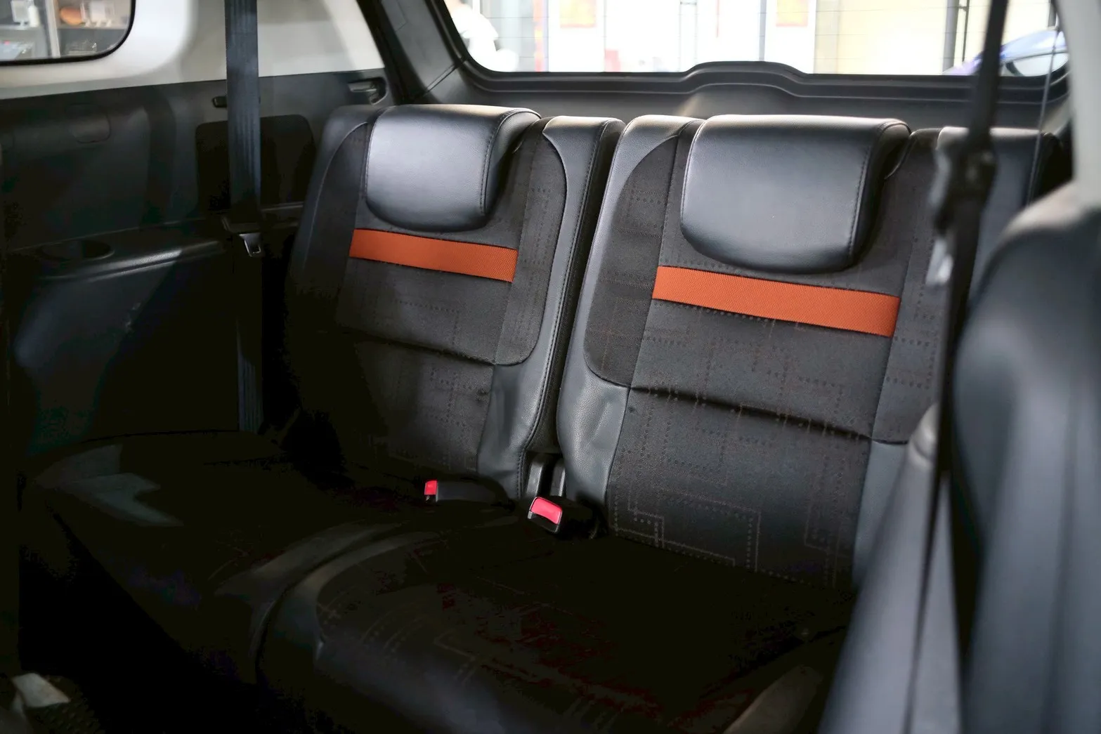 ⚪ 2010 Ford i-Max Ghia+ 七人座 灰色