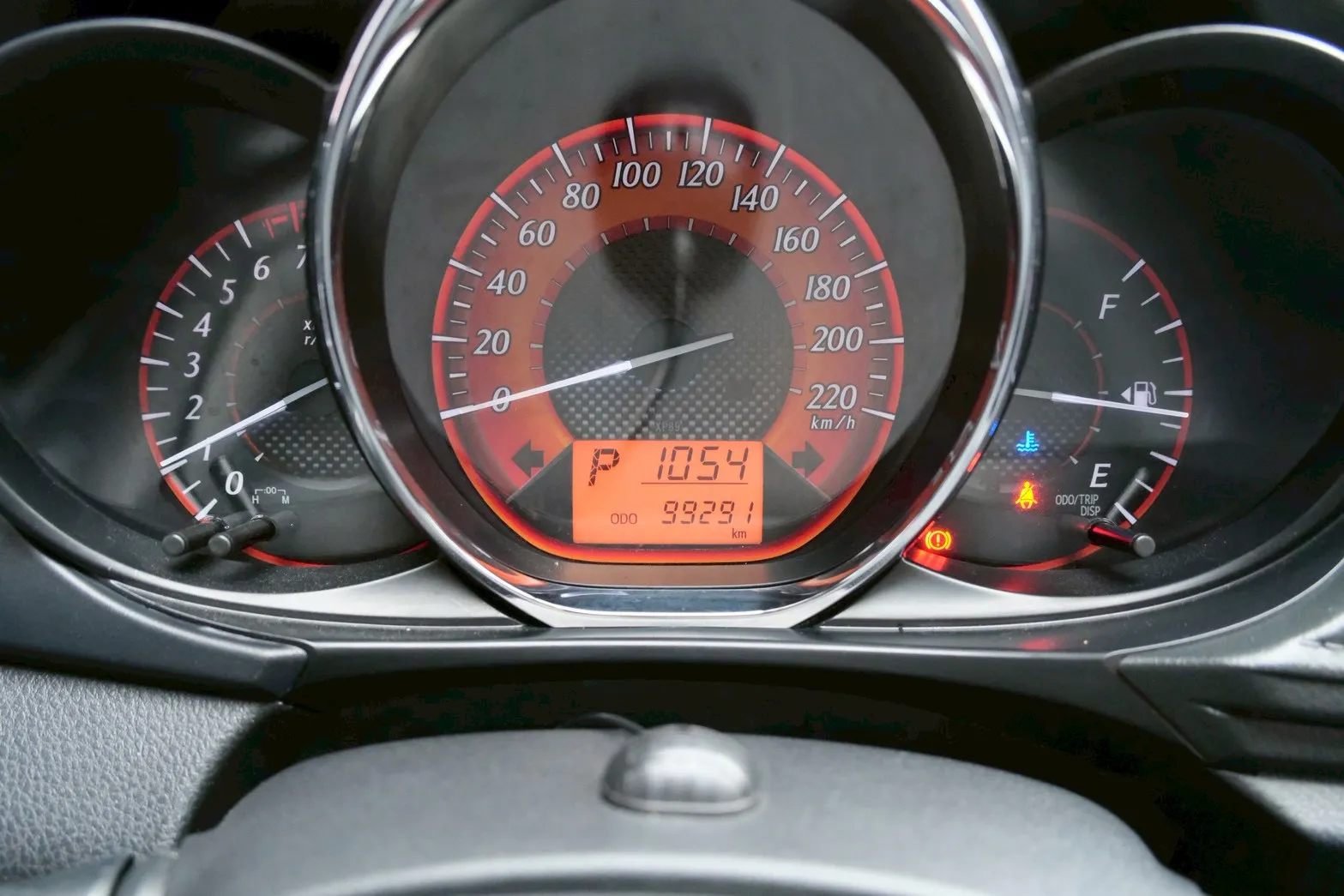 ⚪ 2015 Toyota Yaris 1.5 豪華 白色