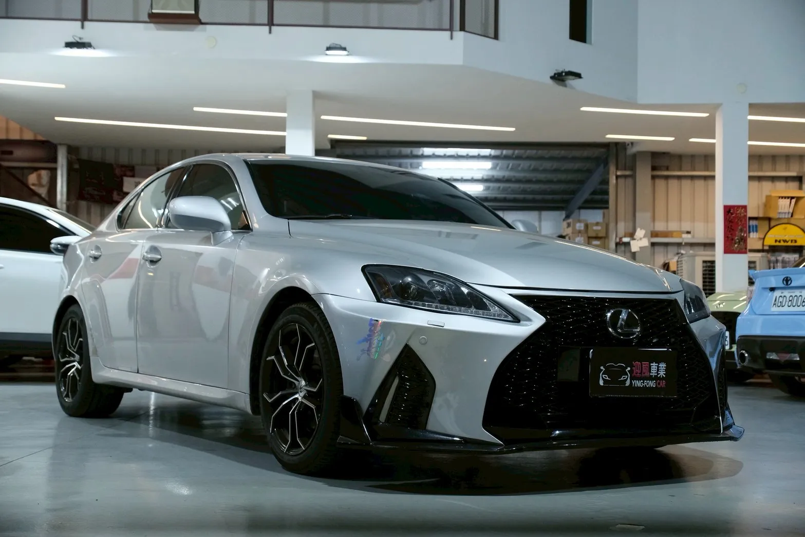 ⚪ 2005 LEXUS IS250 銀色