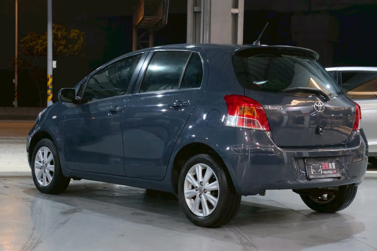 ⚪ 2011 Toyota Yaris 1.5 G 藍灰色