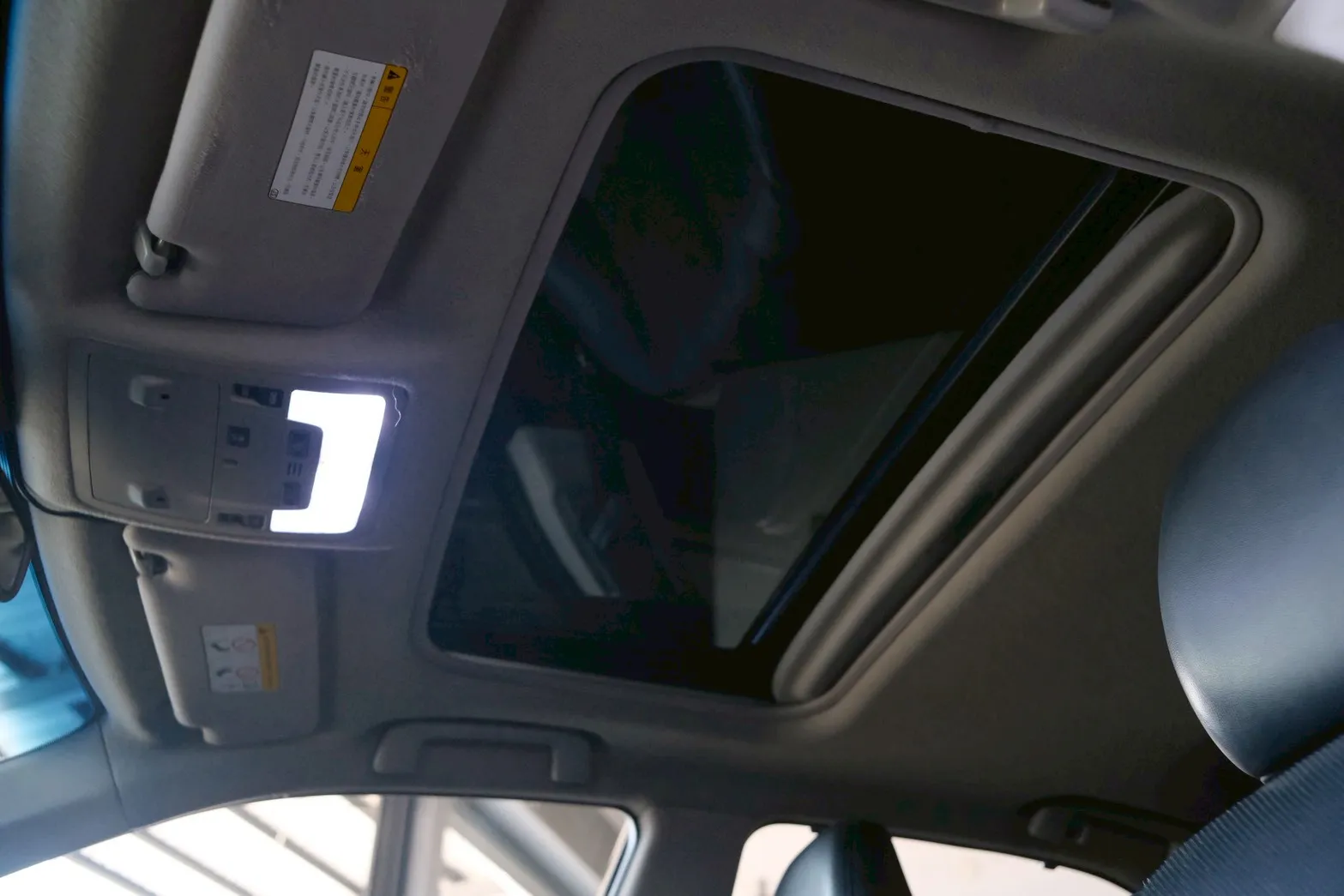 ⚪ 2015 Toyota Camry HV 尊爵 黑色