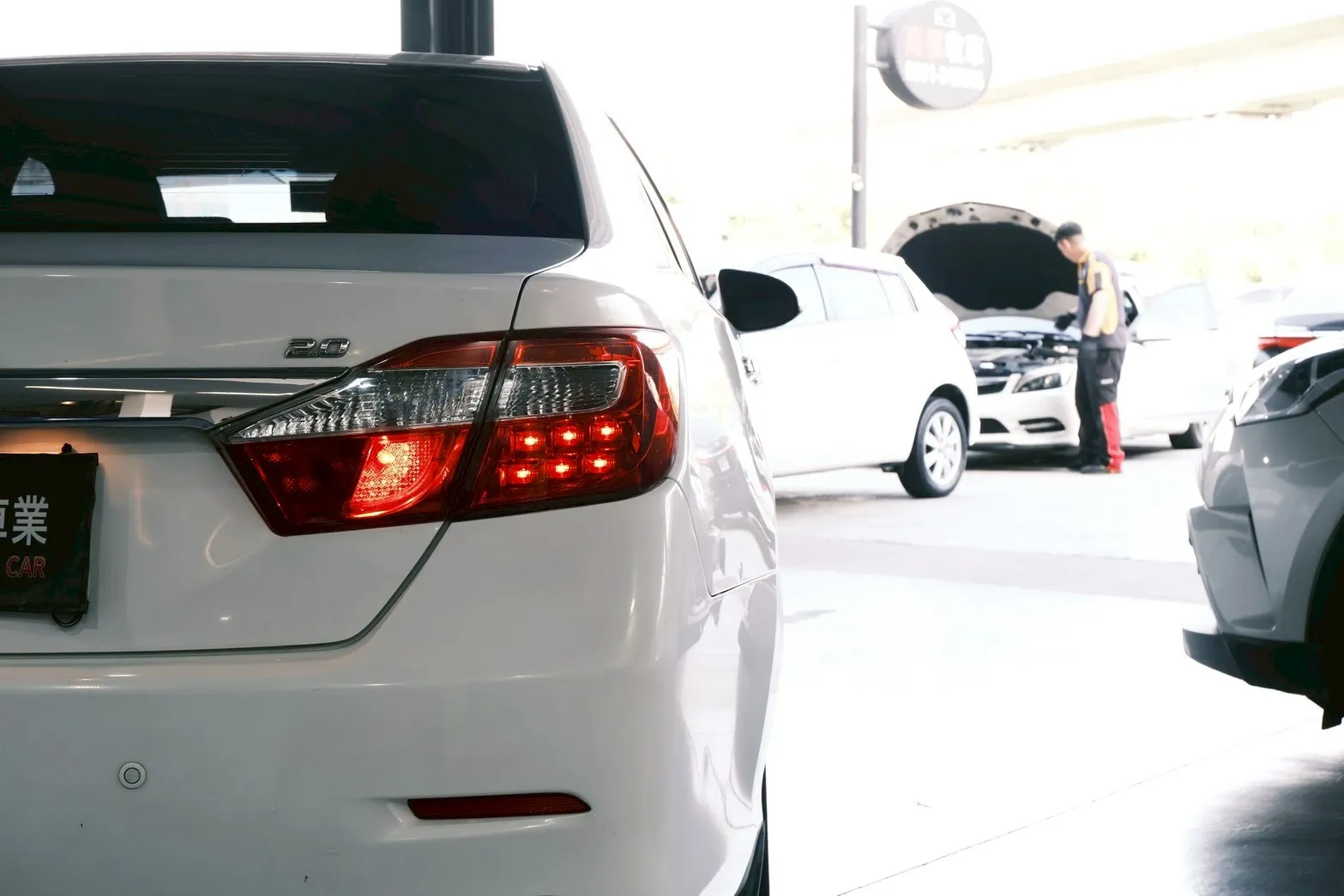 ⚪ 2013 Toyota Camry 2.0 E 白色