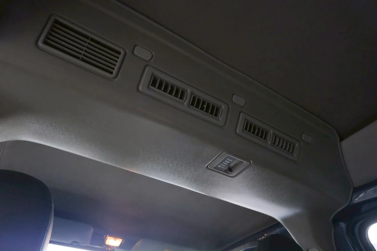 ⚪ 2023 中華汽車 Delica 2.4 手排 八人座 藍色