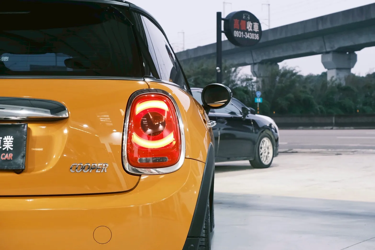 ⚪ 2017 Mini Hatch Cooper 1.5 黑頂橘