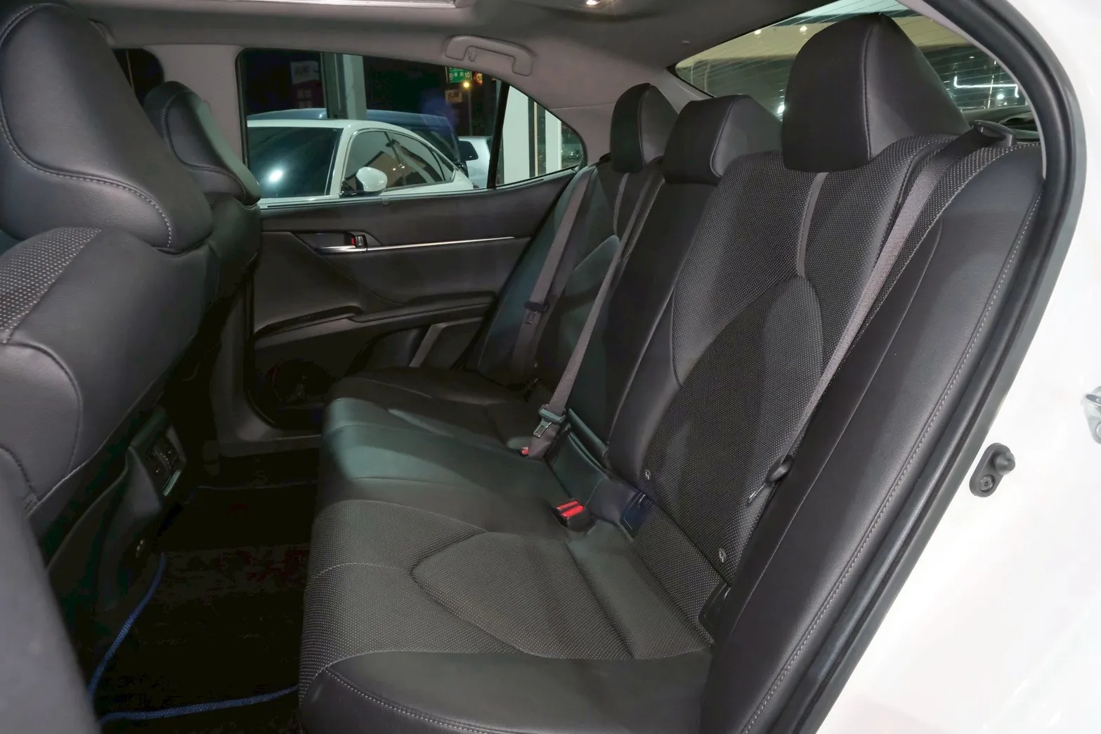 ⚪ 2022 Toyota Camry HV 2.5 旗艦 白色