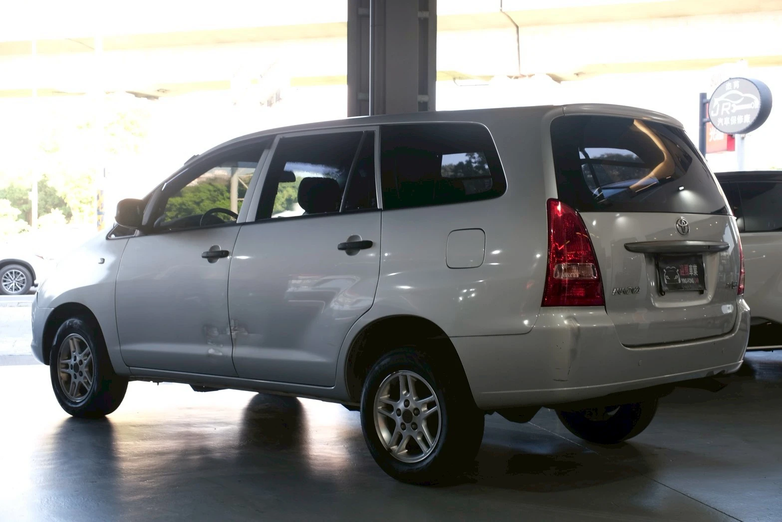 ⚪ 2015 Toyota Innova 2.0 J版 自排 銀色
