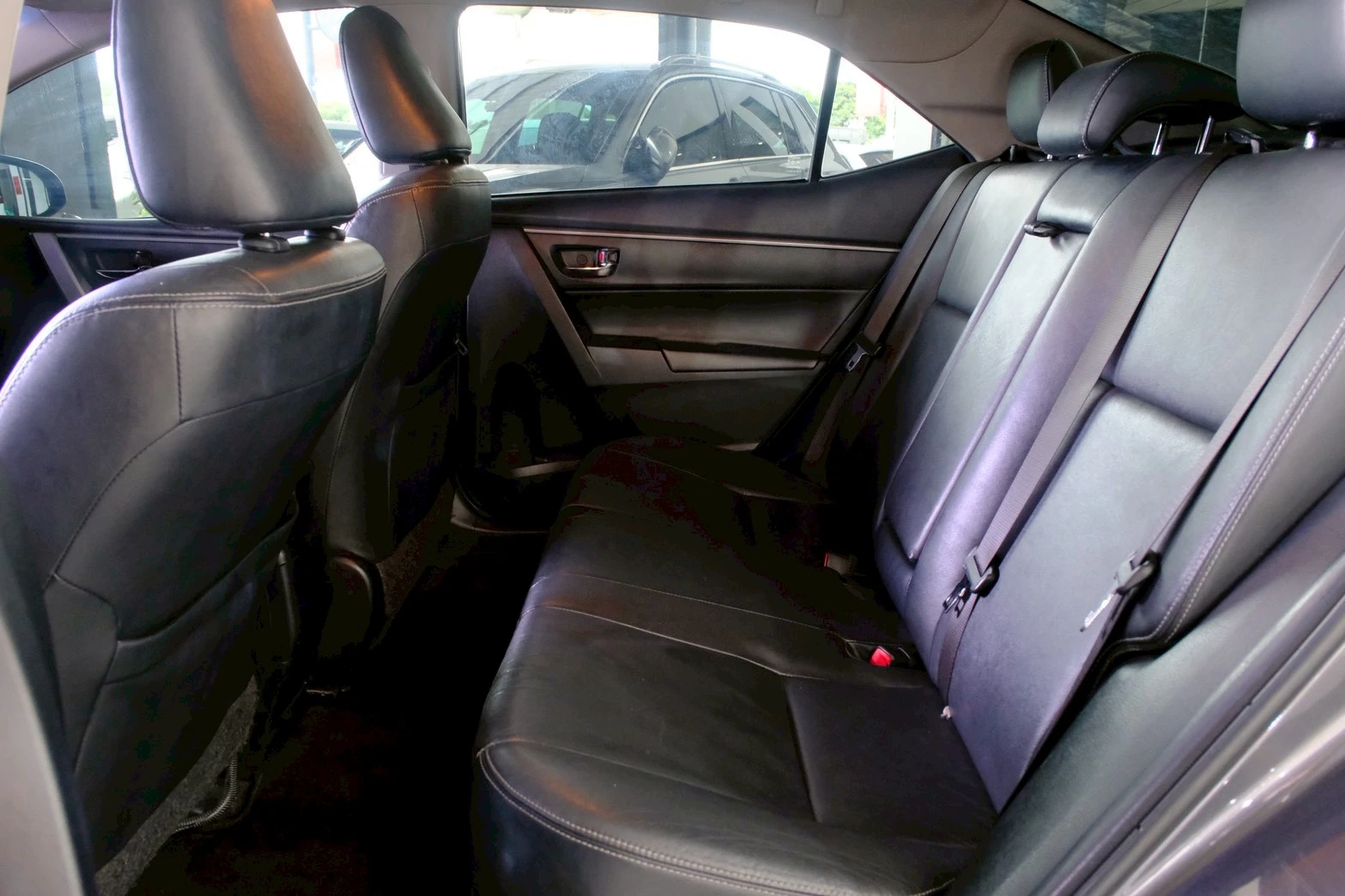 ⚪ 2014 Toyota Corolla Altis 1.8 尊爵版 灰色