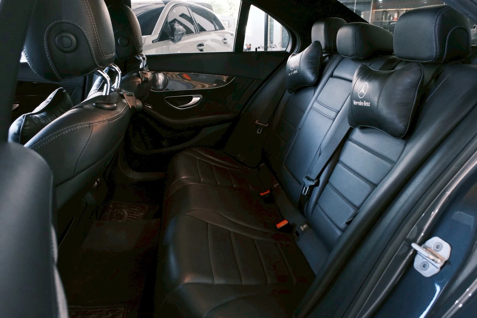 ⚪ 2015 M-Benz C-Class Sedan C300 AMG 灰色
